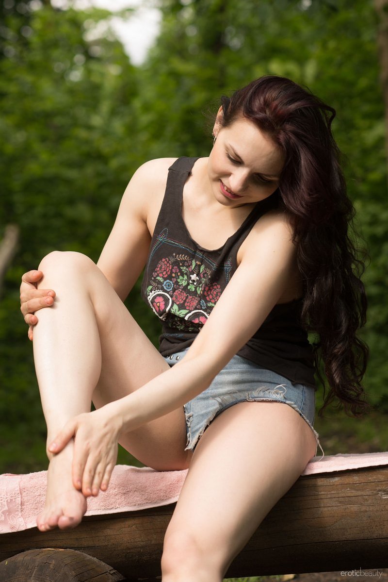 Зина, 22